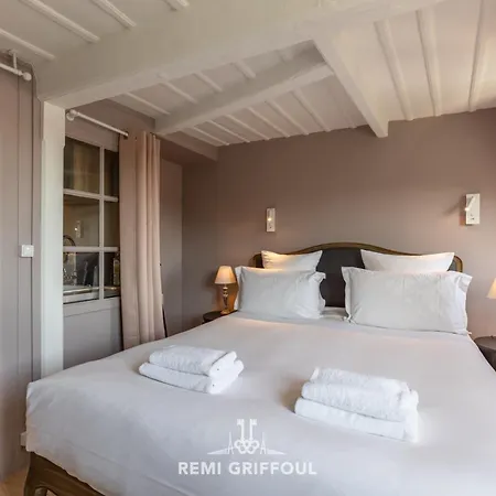 Dolphin View - 2nd Floor - Beautiful Flat With View Of The Port