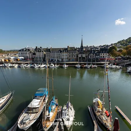 Dolphin View - 2nd Floor - Beautiful Flat With View Of The Port