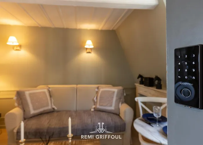 Dolphin View - 2nd Floor - Beautiful Flat With View Of The Port Honfleur