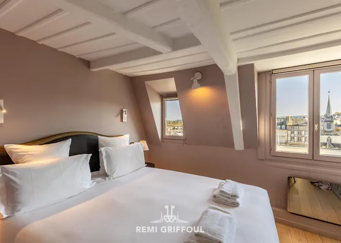 Dolphin View - 2nd Floor - Beautiful Flat With View Of The Port Appartement