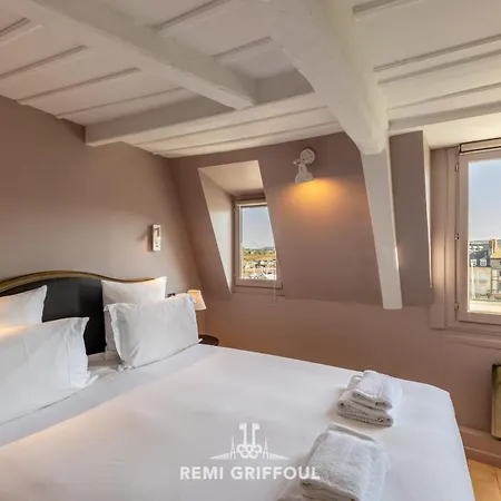 Dolphin View - 2nd Floor - Beautiful Flat With View Of The Port Apartament