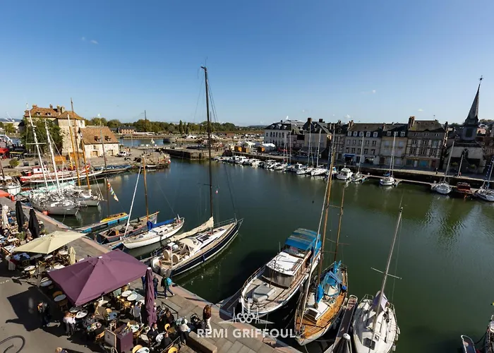 Dolphin View - 2nd Floor - Beautiful Flat With View Of The Port Apartment Honfleur